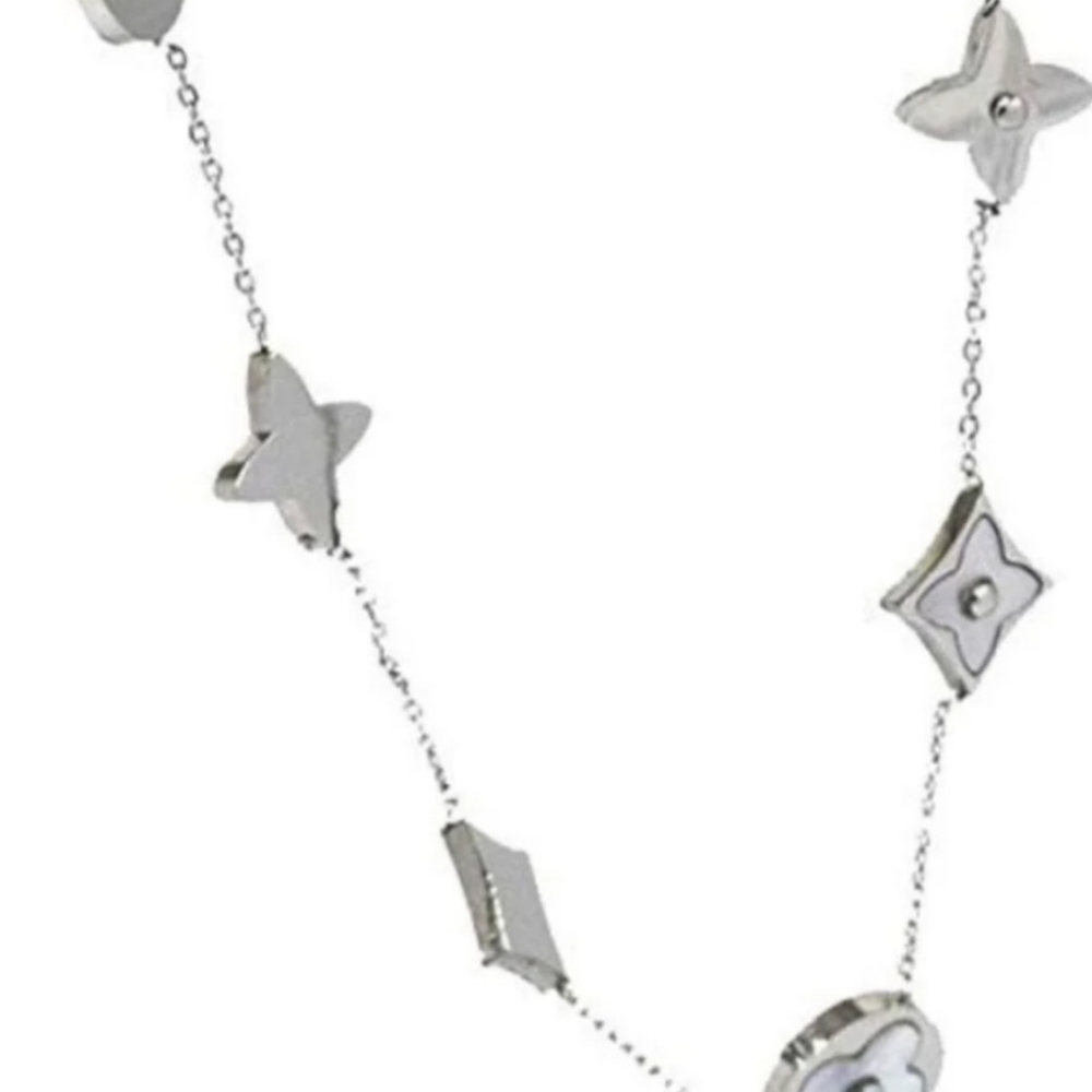 Silver Tone Fashion Necklace and Earrings Jewelry set
